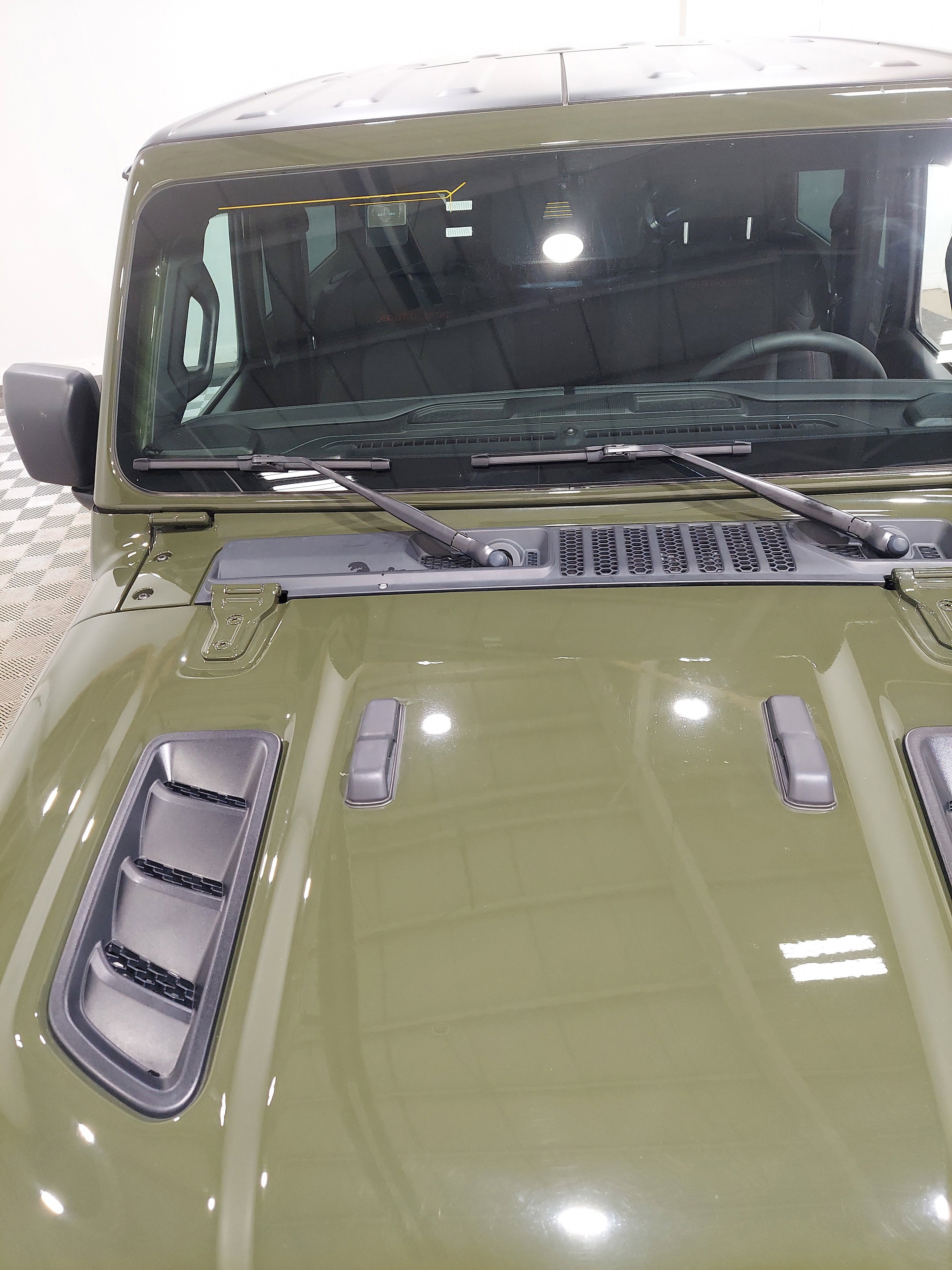 Used 2024 Jeep Wrangler Rubicon w/ Technology Group AWD/4WD image 5