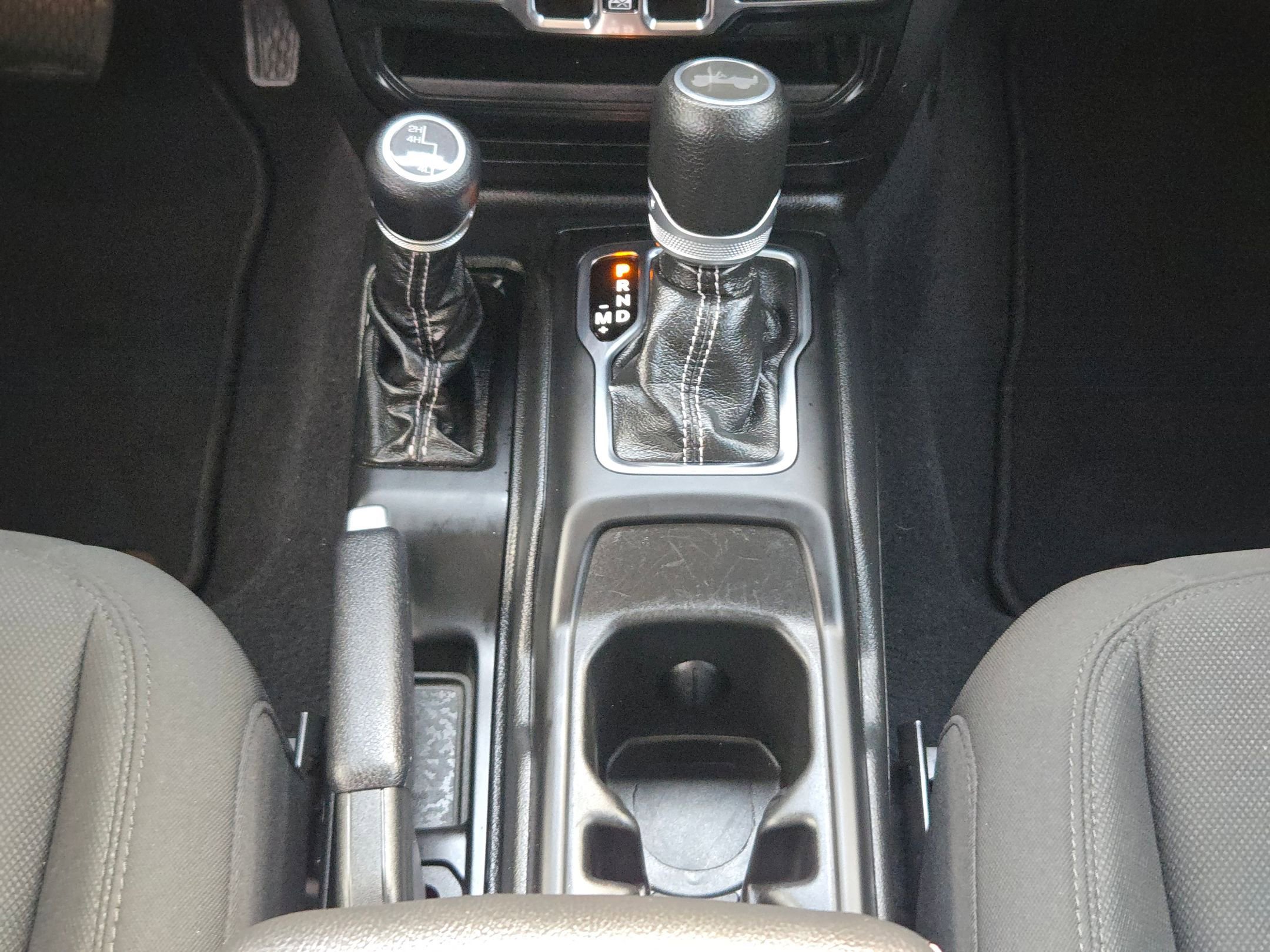 Used 2022 Jeep Wrangler Unlimited Sahara w/ Cold Weather Group image 19