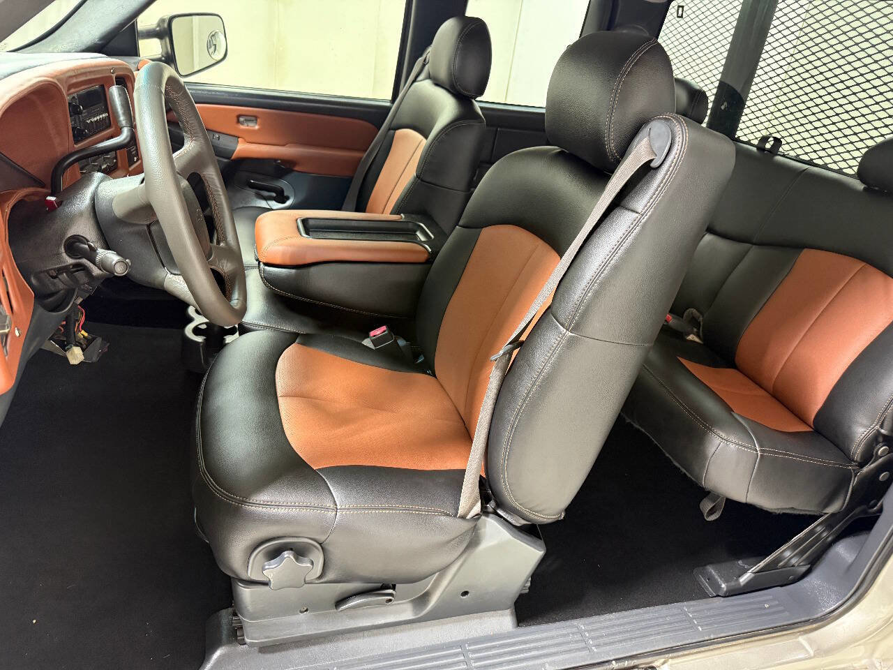 Used 2002 Chevrolet Silverado 3500 2WD Extended Cab image 37