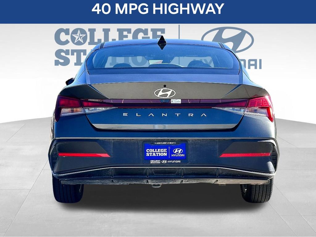 Used 2024 Hyundai Elantra SEL image 6