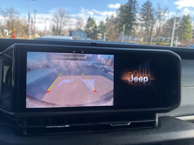 Used 2024 Jeep Wrangler Unlimited w/ Convenience Group image 31