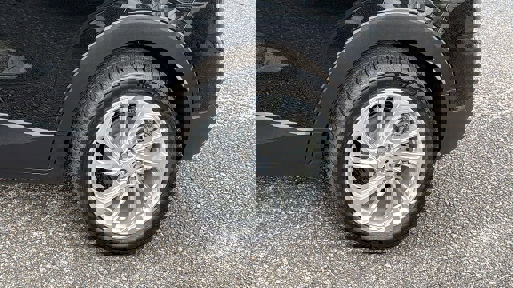 New 2027 Chevrolet Bolt LT w/ Comfort Package image 9