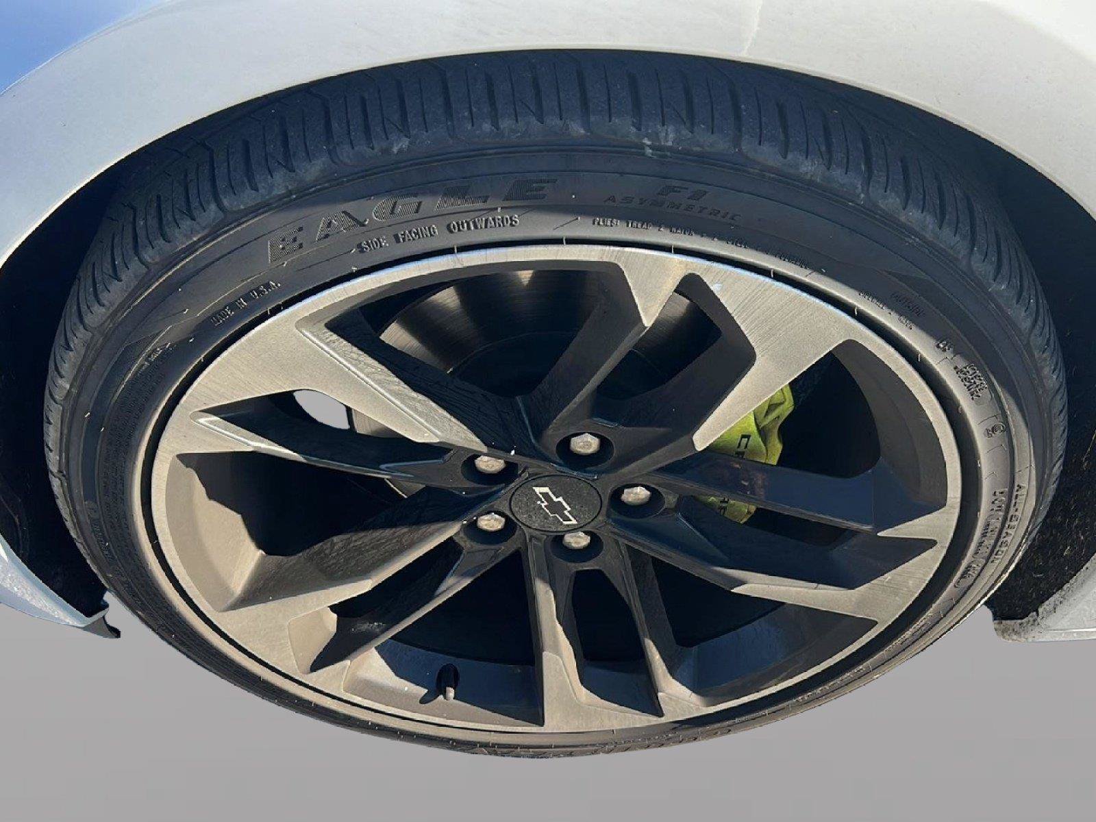 Used 2023 Chevrolet Camaro LT RWD image 7