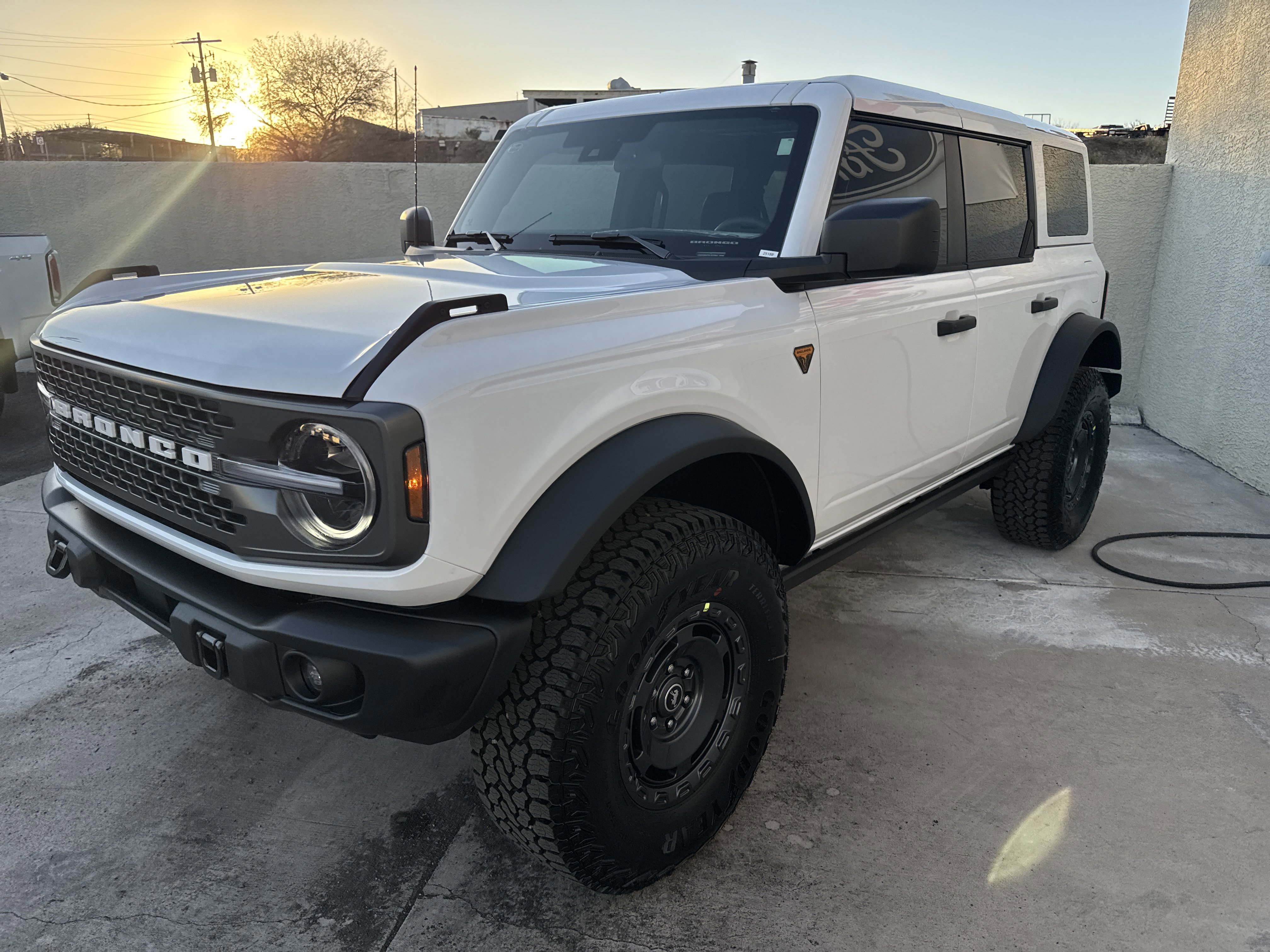 New 2025 Ford Bronco Badlands w/ Sasquatch Package image 3