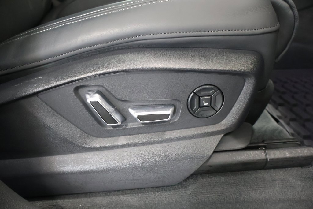 Certified 2025 Audi Q8 Prestige image 22