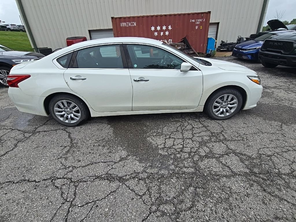 Used 2016 Nissan Altima 2.5 S w/ Power Driver Seat Package FWD image 10