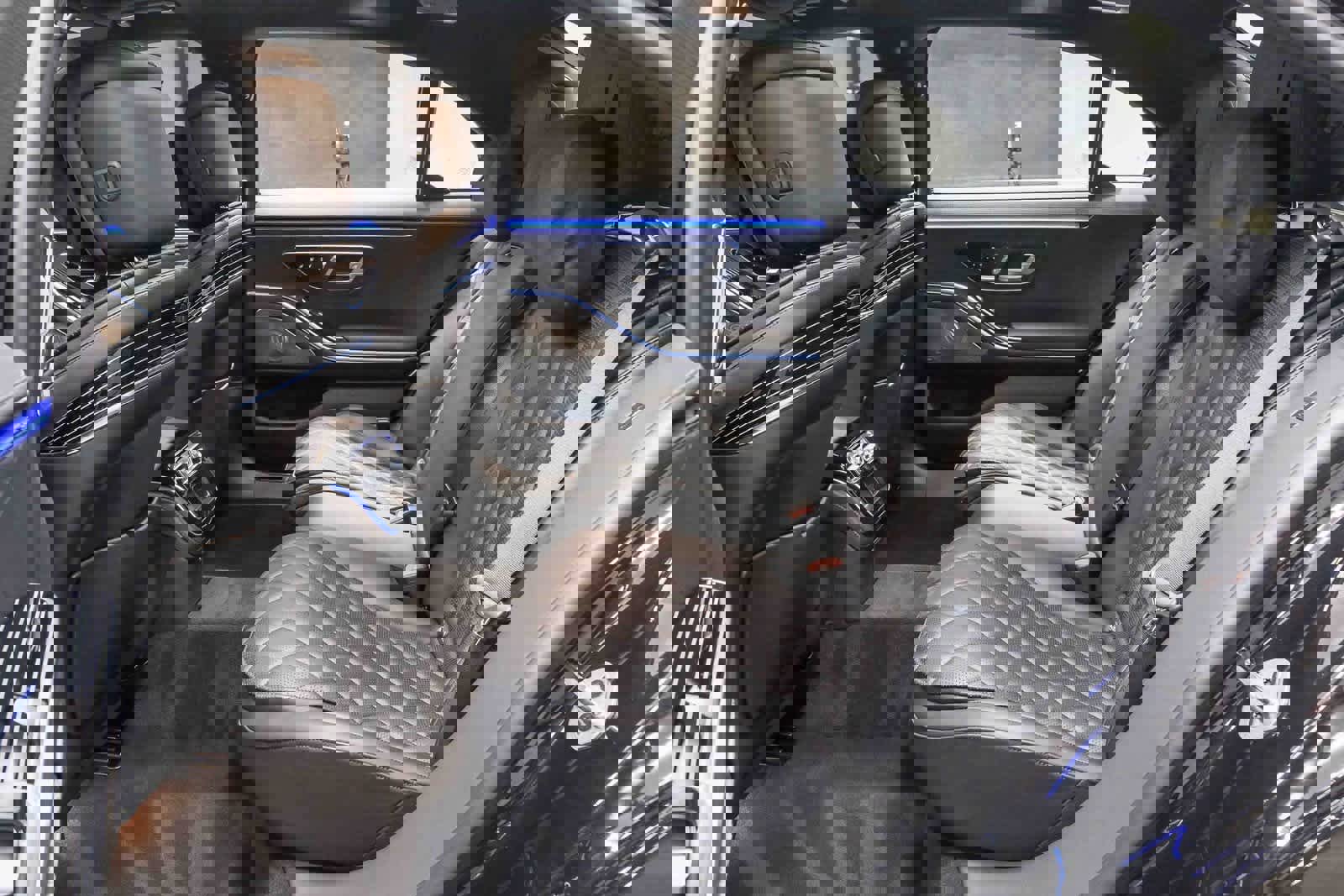 Certified 2022 Mercedes-Benz S 580 4MATIC Sedan w/ AMG Line Package image 17