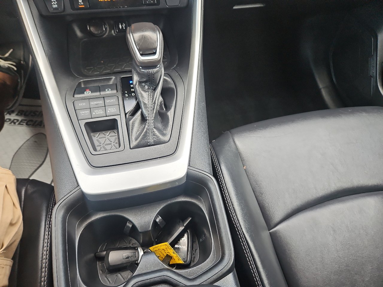 Used 2019 Toyota RAV4 XLE Premium image 38