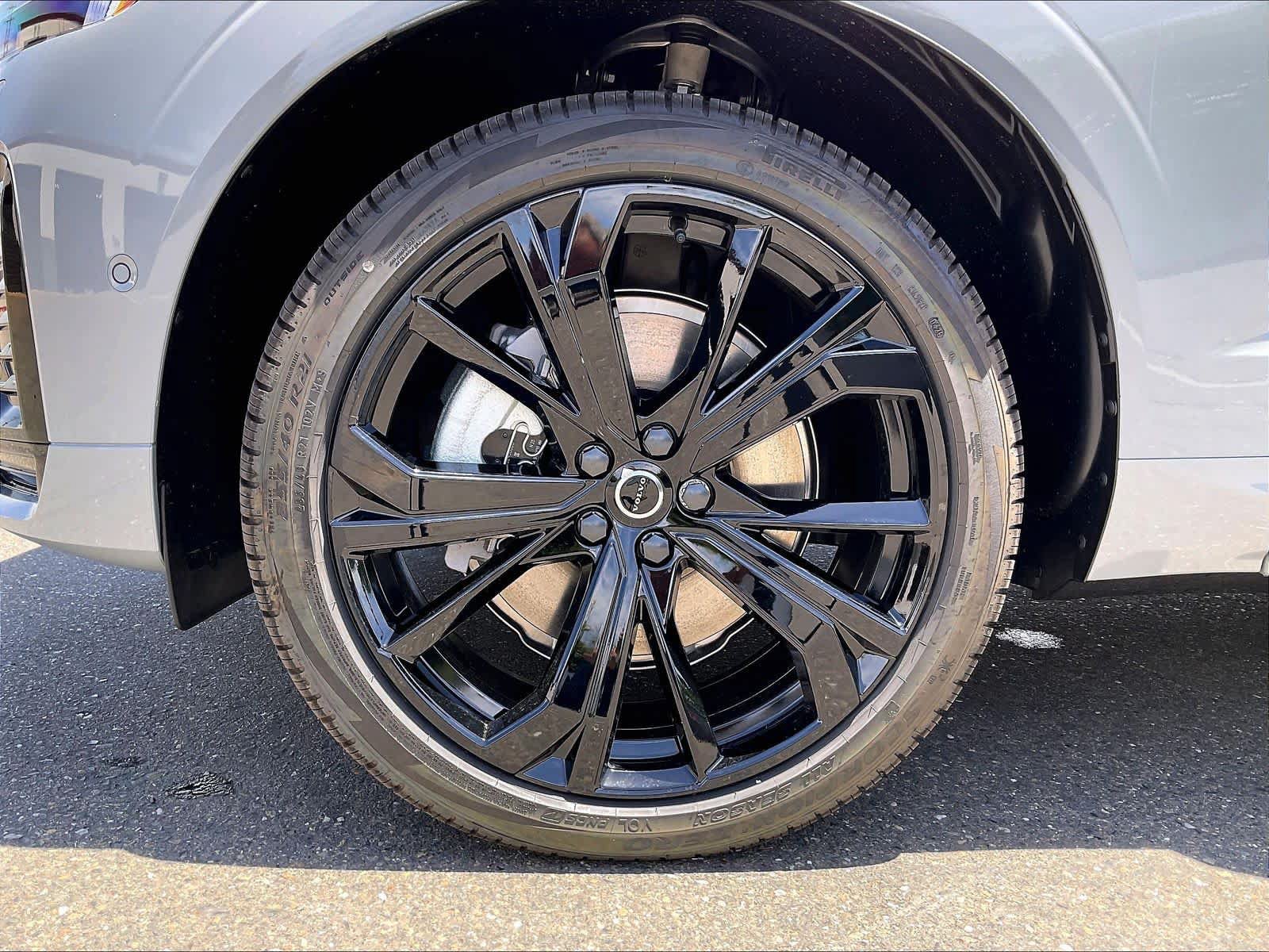 New 2026 Volvo XC60 T8 Ultra w/ Protection Package Premier AWD/4WD image 14