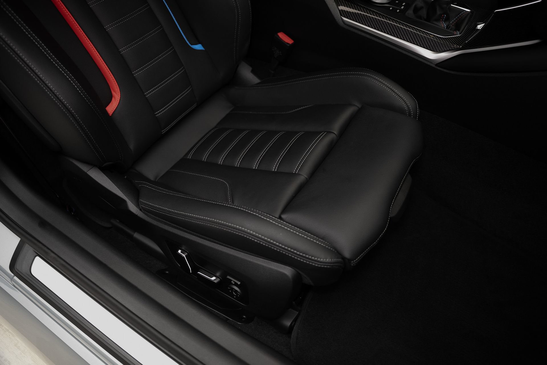 Used 2026 BMW M2 w/ Lighting Package RWD image 66