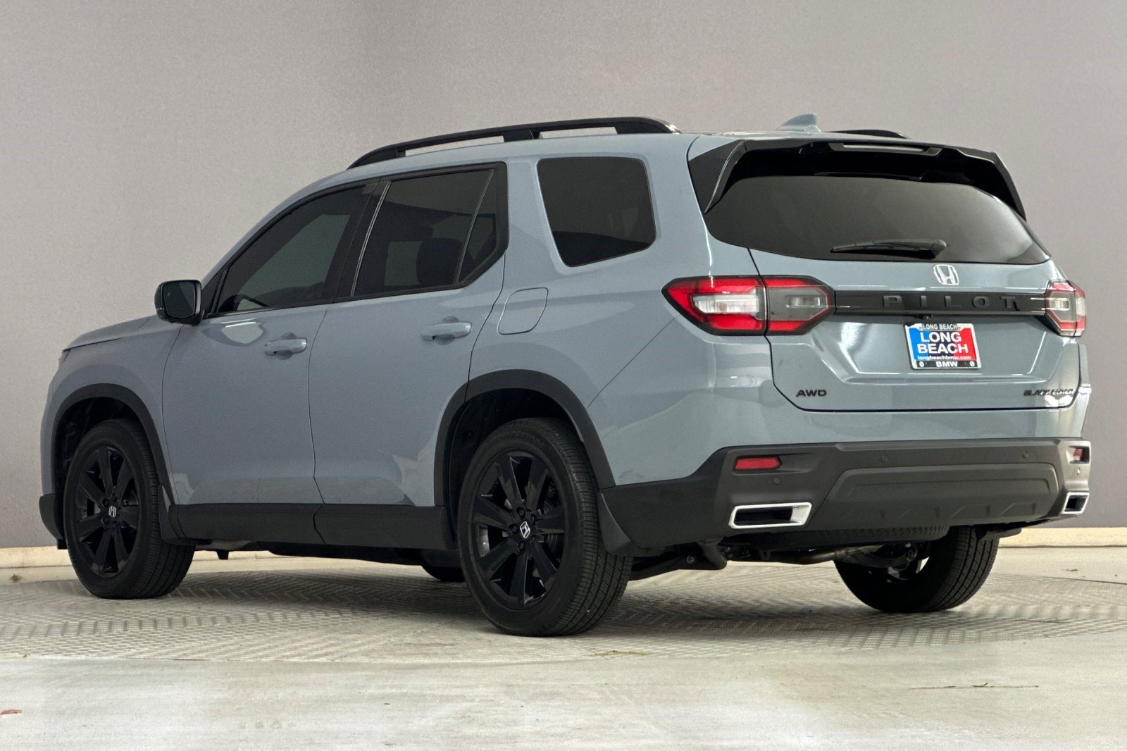 Used 2025 Honda Pilot Black Edition image 3