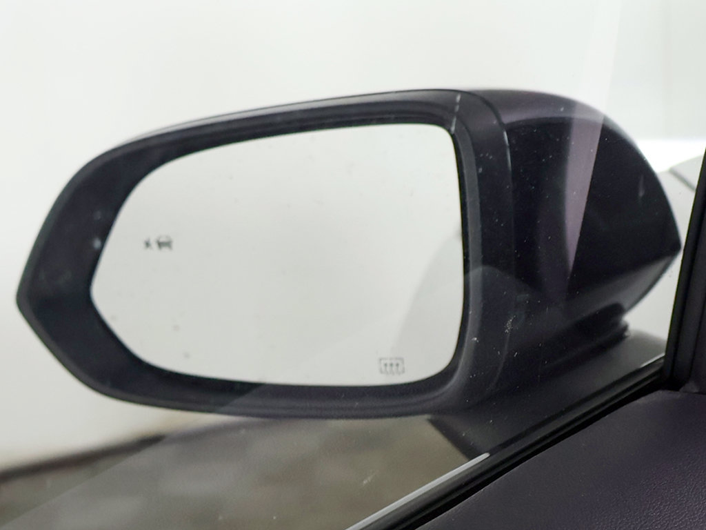 Used 2025 Chevrolet Equinox EV RS w/ Convenience Package II FWD image 39