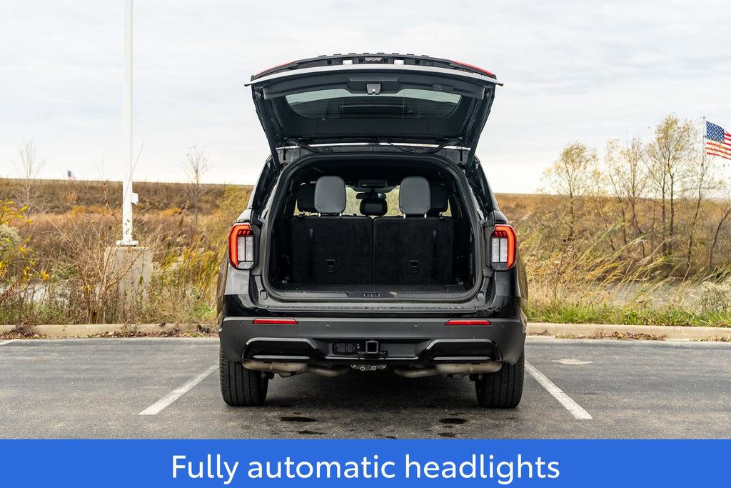 Used 2025 Ford Explorer ST-Line w/ ST-Line Street Pack image 10