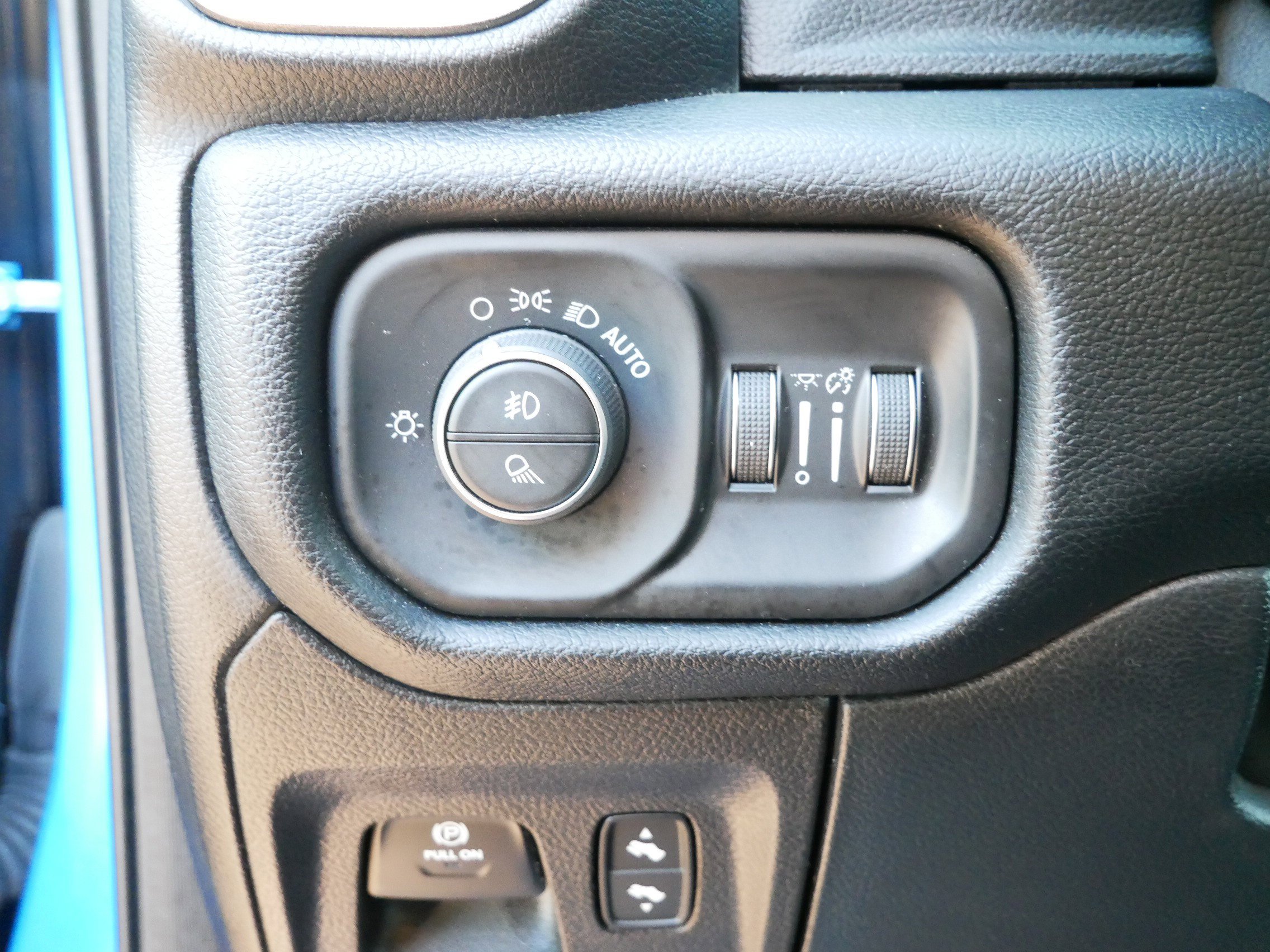 Used 2021 RAM 1500 Sport image 16