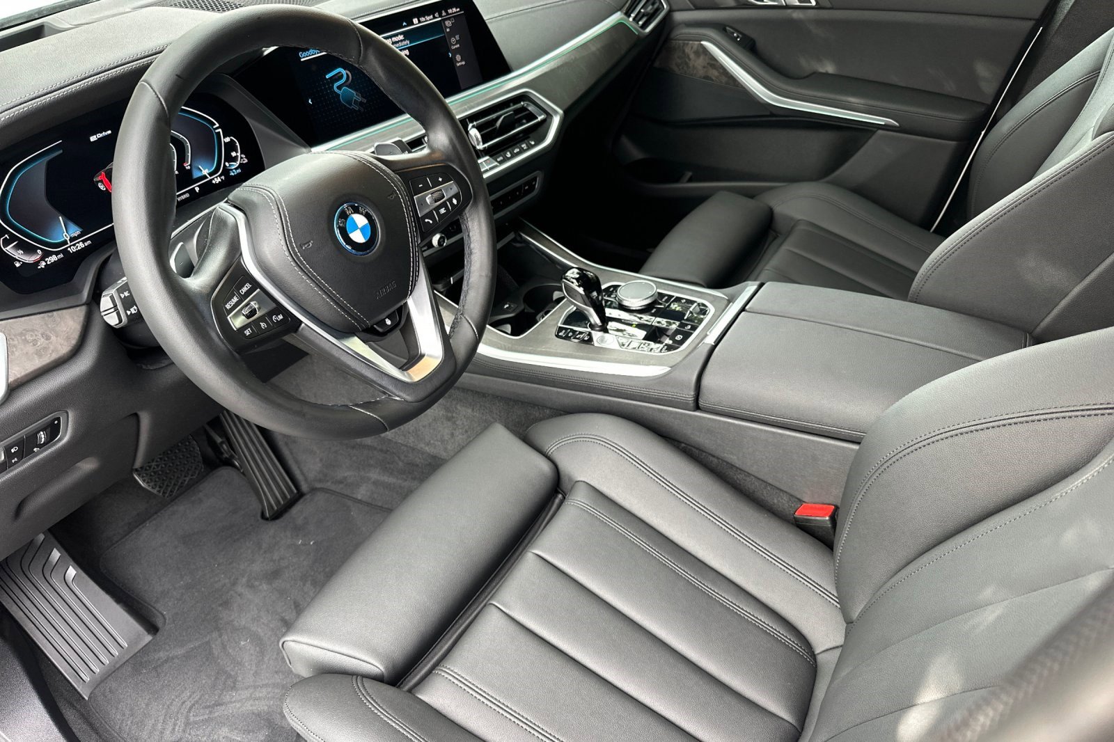 Certified 2022 BMW X5 xDrive45e w/ Climate Comfort Package image 11