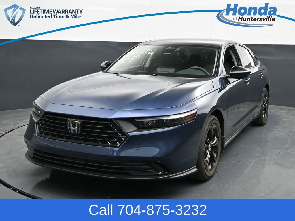 Certified 2025 Honda Accord SE image 3