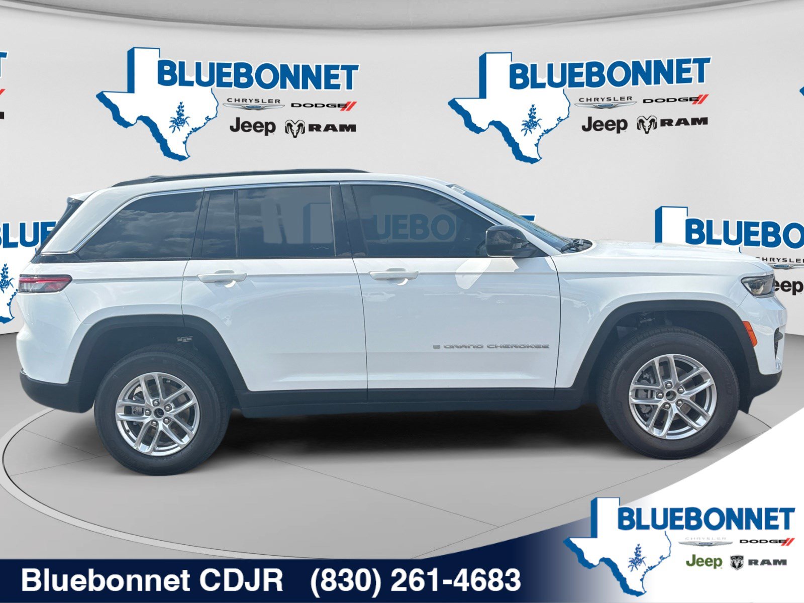New 2026 Jeep Grand Cherokee Laredo X RWD image 4