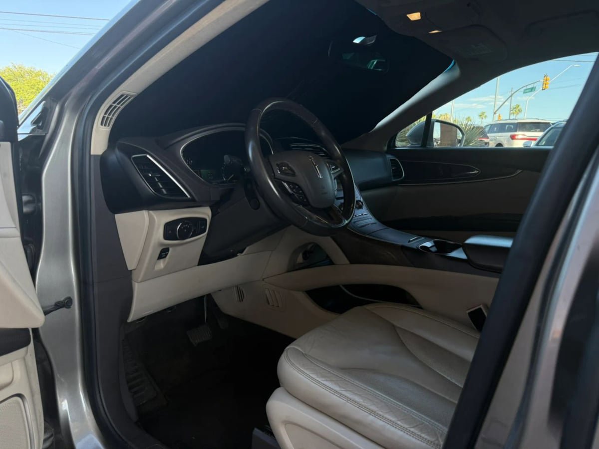 Used 2016 Lincoln MKX Select w/ Select Plus Package FWD image 40
