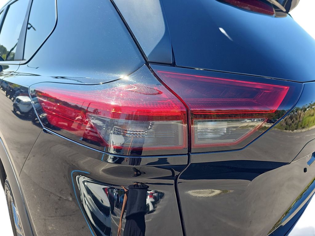 Used 2024 Nissan Rogue S FWD image 33