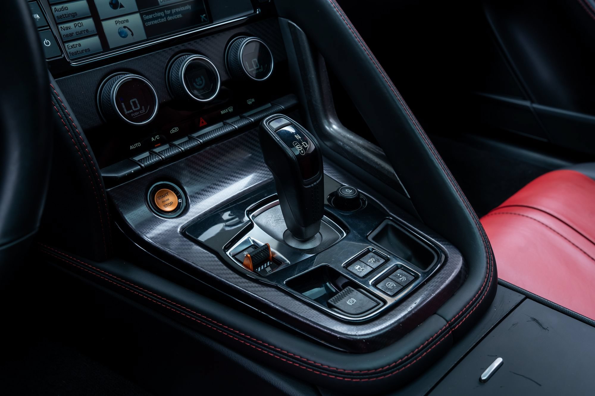 Used 2015 Jaguar F-TYPE R RWD image 12
