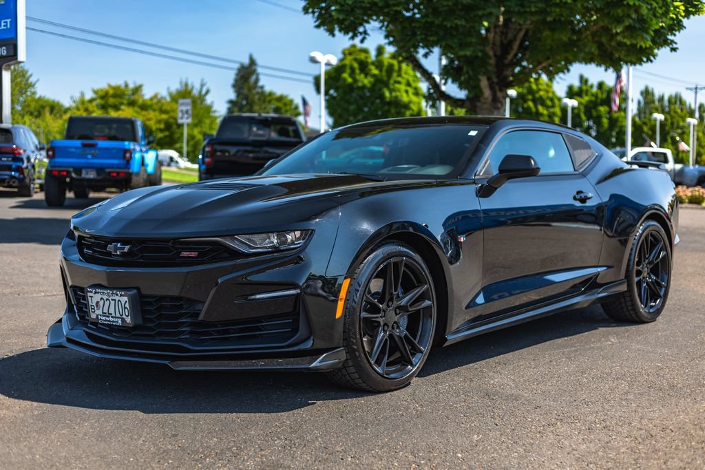 Used 2021 Chevrolet Camaro SS RWD image 4