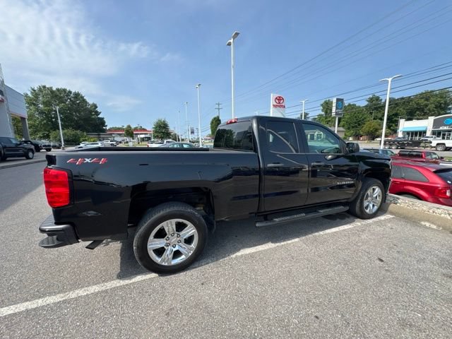 Used 2018 Chevrolet Silverado 1500 Custom w/ Trailering Package AWD/4WD image 3