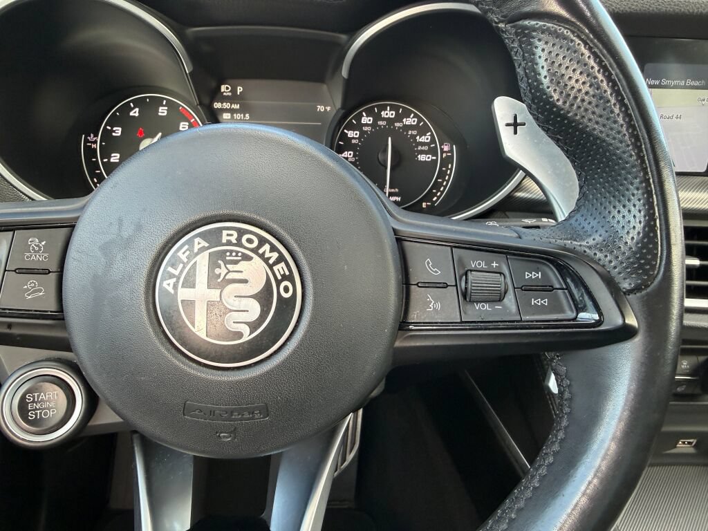 Used 2023 Alfa Romeo Stelvio Veloce AWD/4WD image 16