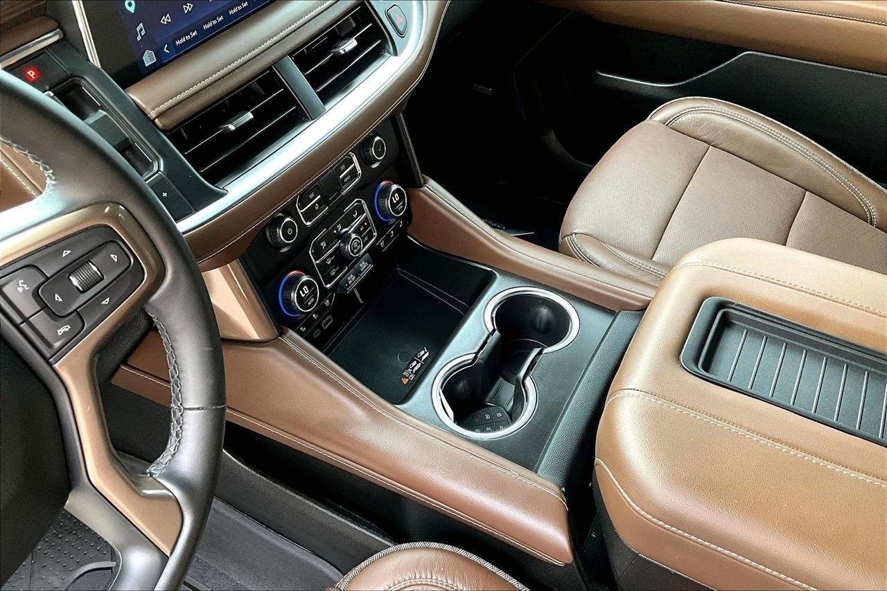 Used 2023 Chevrolet Tahoe High Country w/ Premium Package 2 AWD/4WD image 19