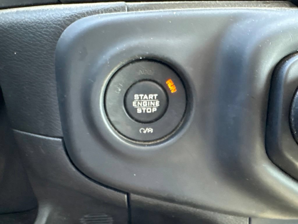 Used 2018 Jeep Wrangler Unlimited Sahara w/ Uconnect 4C Nav & Sound Group AWD/4WD image 25