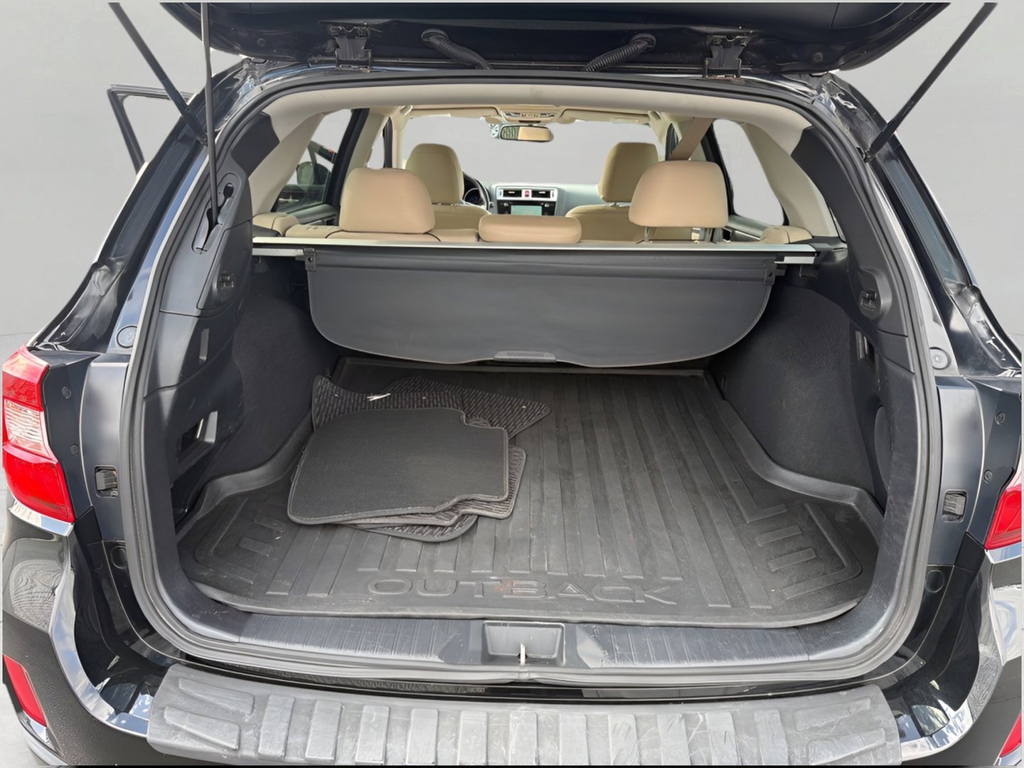 Used 2015 Subaru Outback 3.6R Limited AWD/4WD image 27