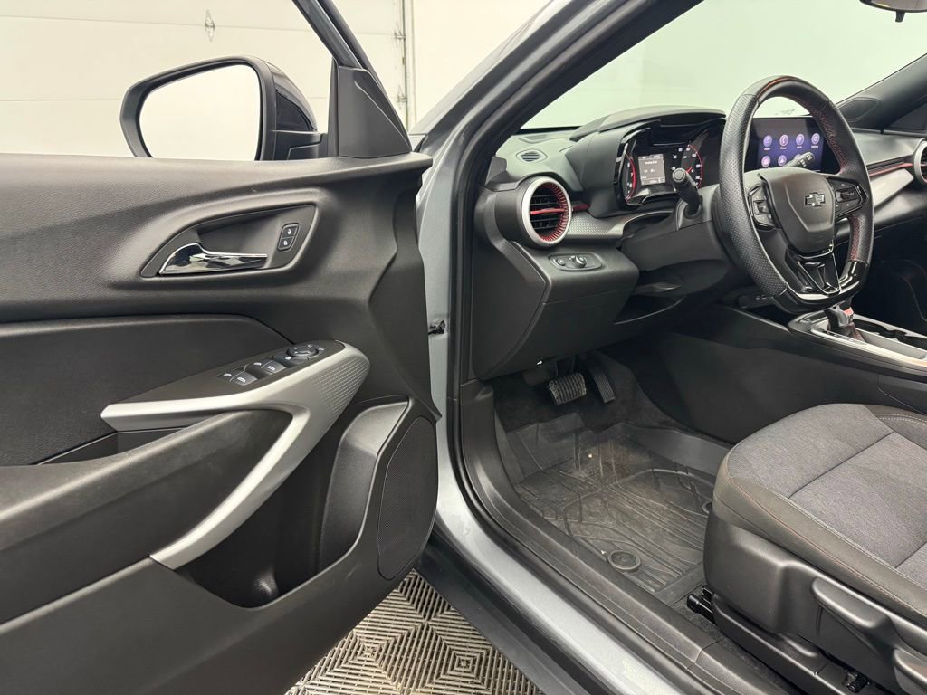 Used 2024 Chevrolet Trax RS image 14