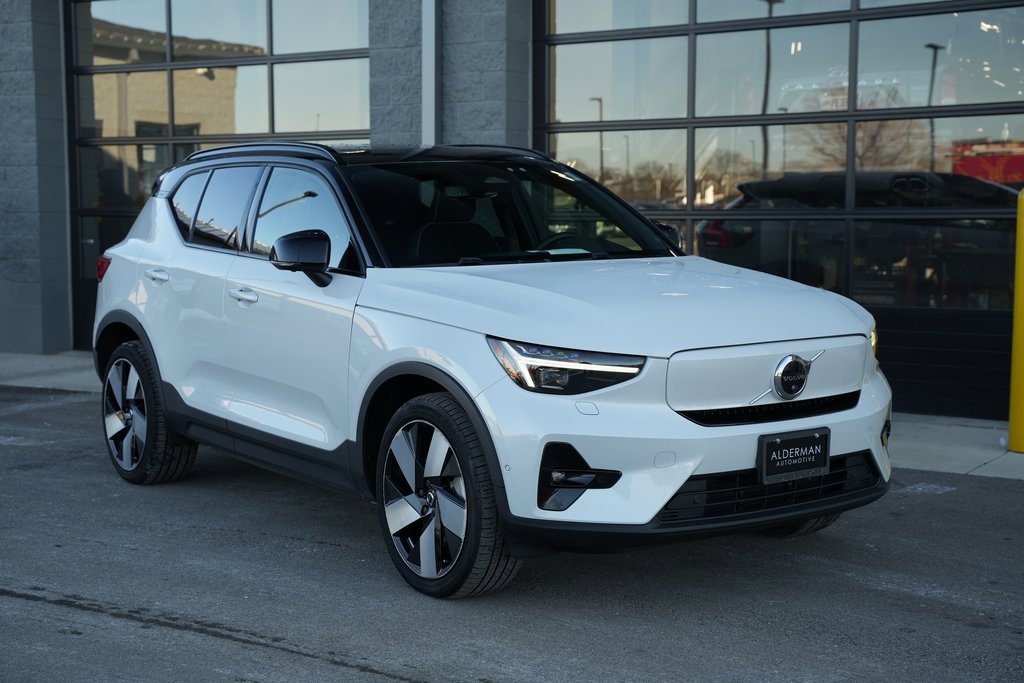Used 2023 Volvo XC40 Recharge Ultimate image 7