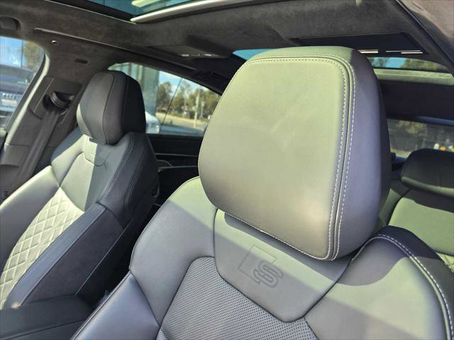 Used 2022 Audi S8 image 26