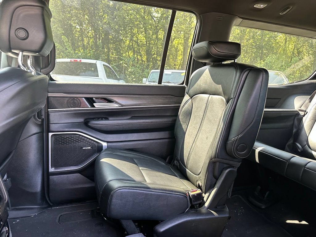 Used 2024 Jeep Wagoneer Series II AWD/4WD image 37