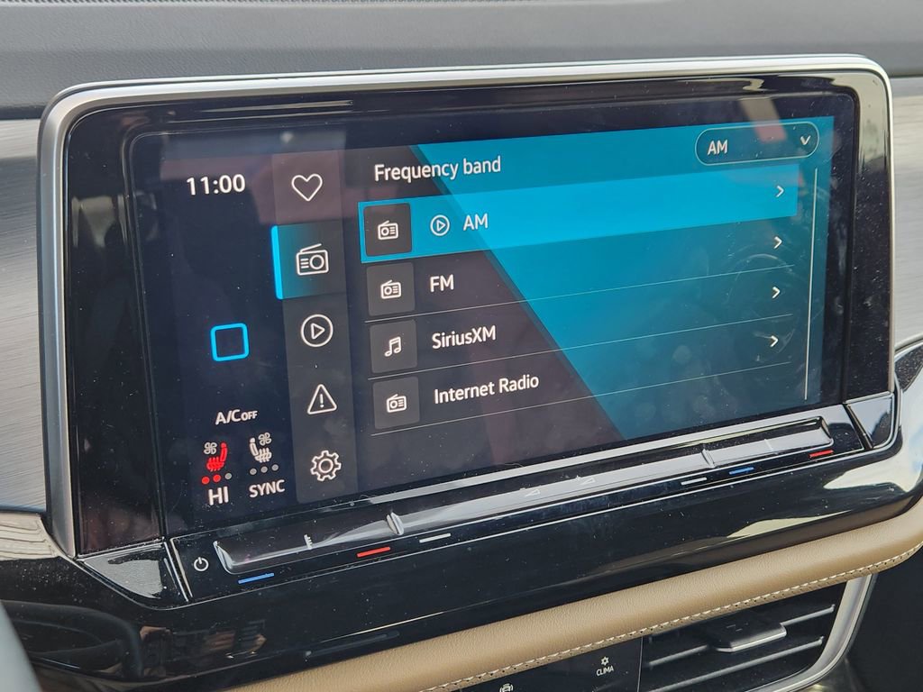 Used 2025 Volkswagen Atlas Cross Sport SE image 7