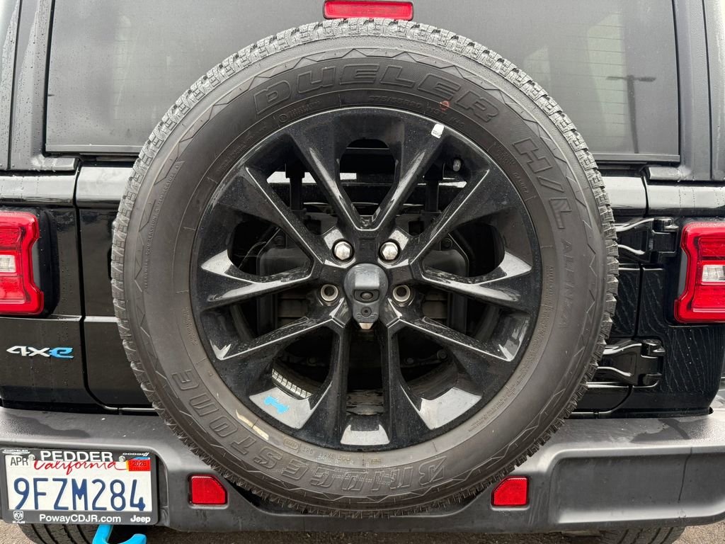 Used 2023 Jeep Wrangler Unlimited Sahara image 8