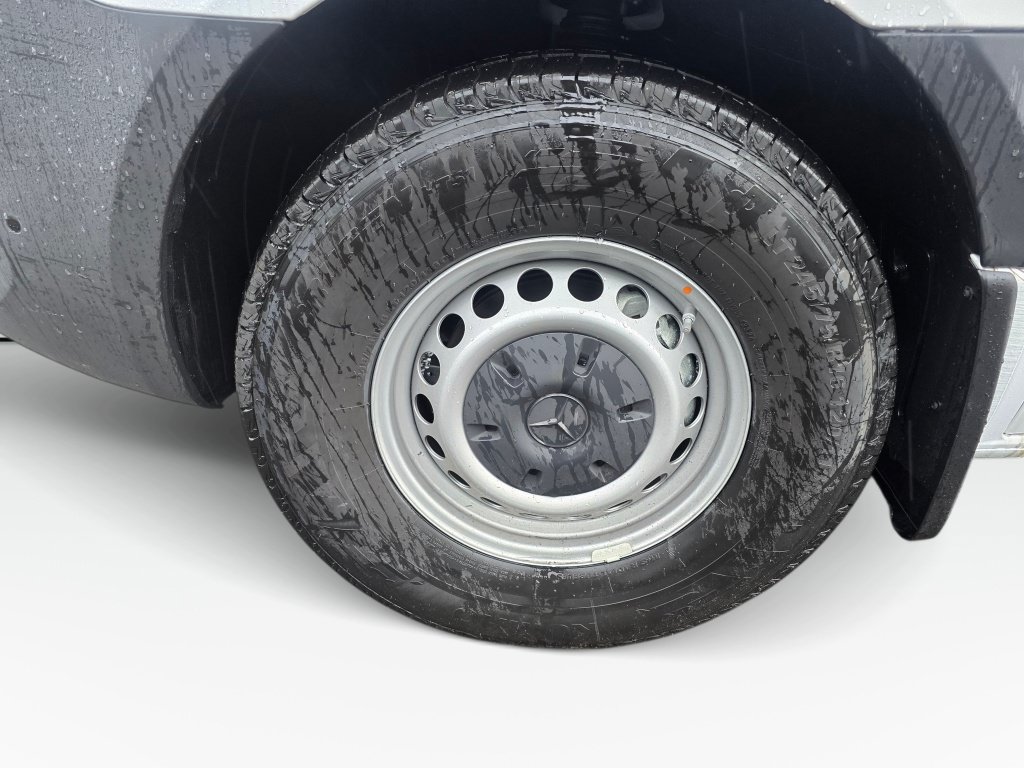 New 2025 Mercedes-Benz eSprinter 170 Cargo image 10