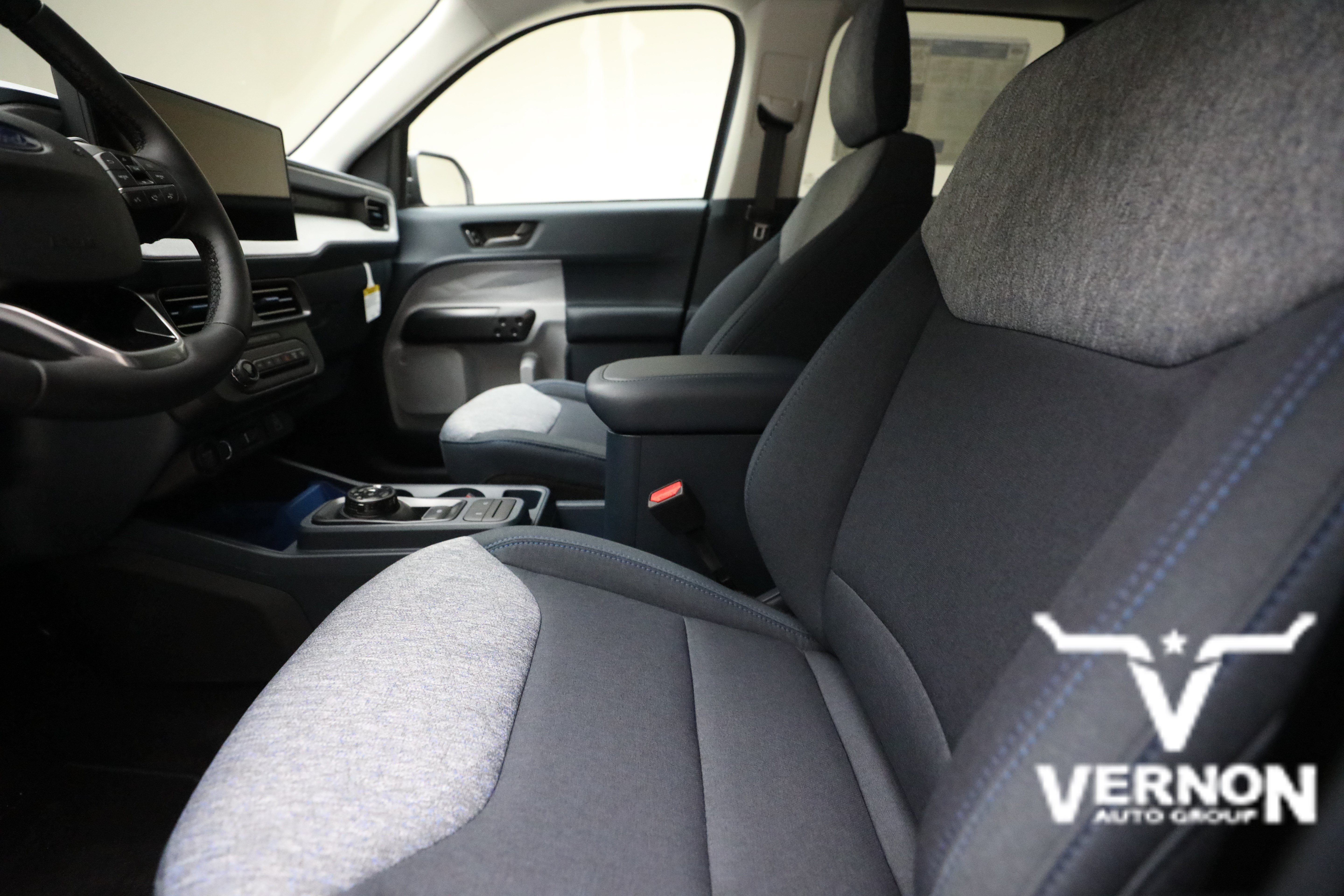 New 2026 Ford Maverick XLT w/ XLT Luxury Package FWD image 10