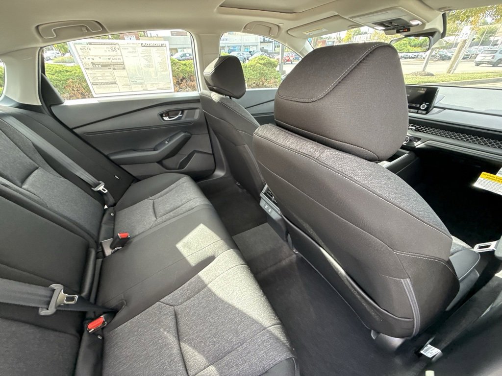 Used 2025 Honda Accord SE image 38