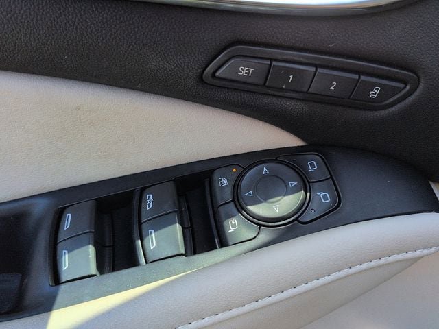 Used 2023 Buick Enclave Avenir w/ Avenir Technology Package FWD image 17