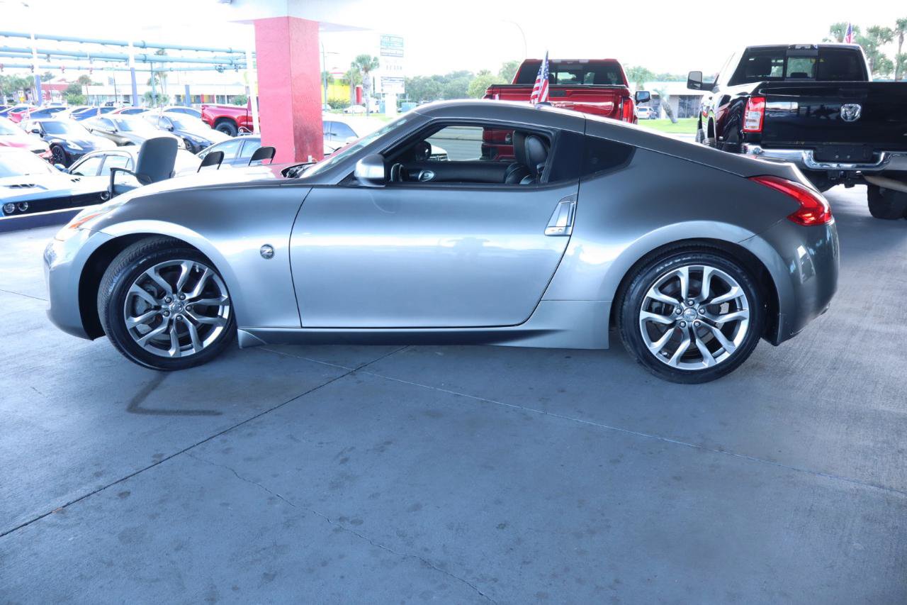 Used 2014 Nissan 370Z Touring RWD image 10