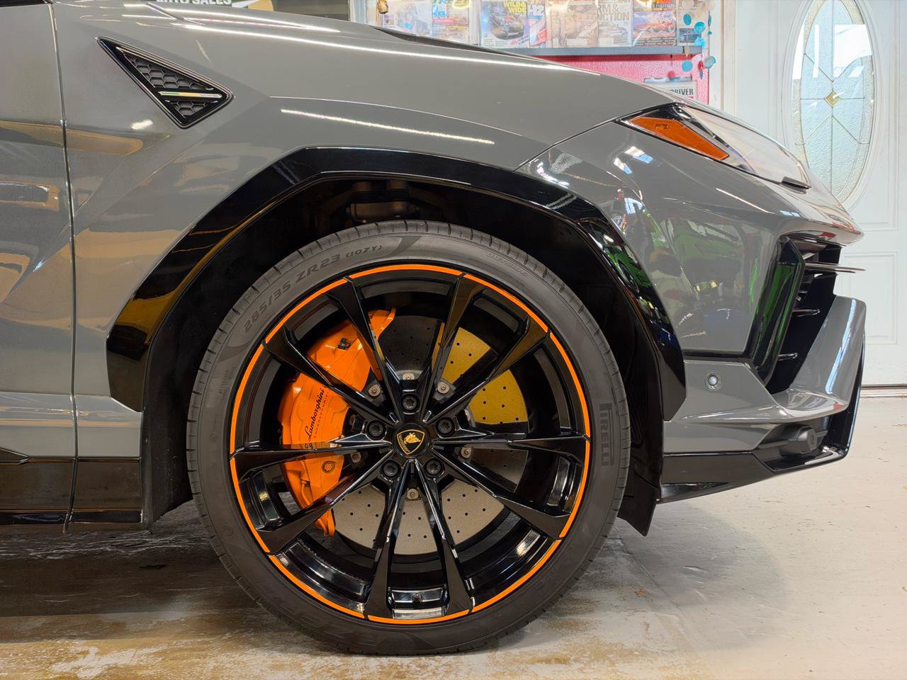 Used 2024 Lamborghini Urus S AWD/4WD image 13