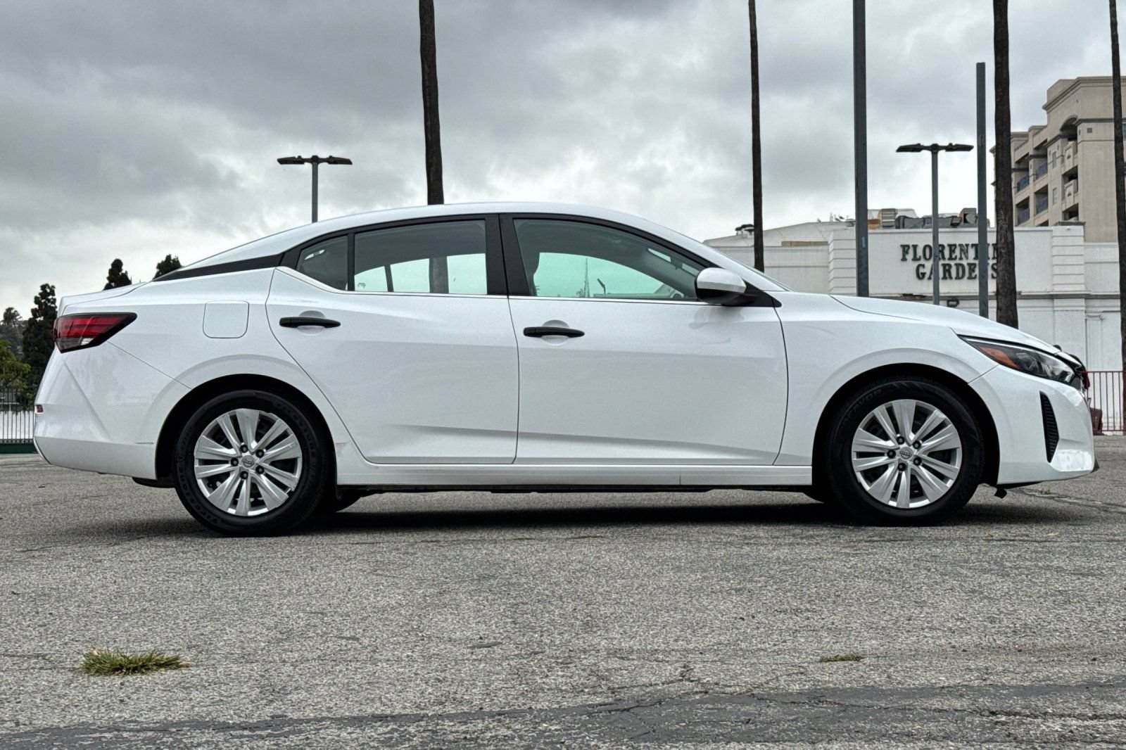 Used 2024 Nissan Sentra S FWD image 3