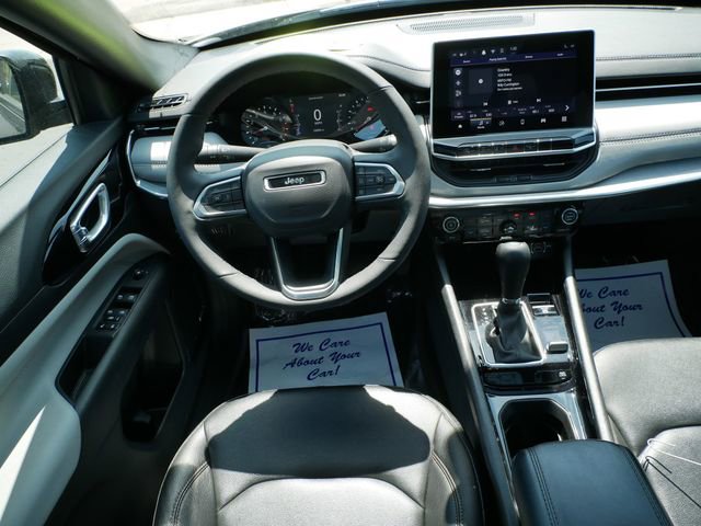 Used 2024 Jeep Compass Limited w/ Sun and Sound Group AWD/4WD image 9