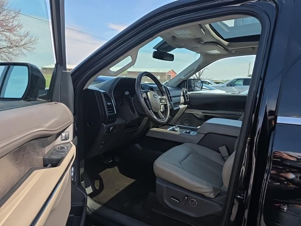 Used 2021 Ford Expedition Limited AWD/4WD image 16