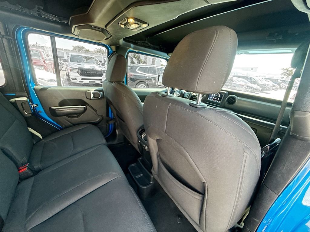 Used 2023 Jeep Wrangler Unlimited w/ Cold Weather Group image 32