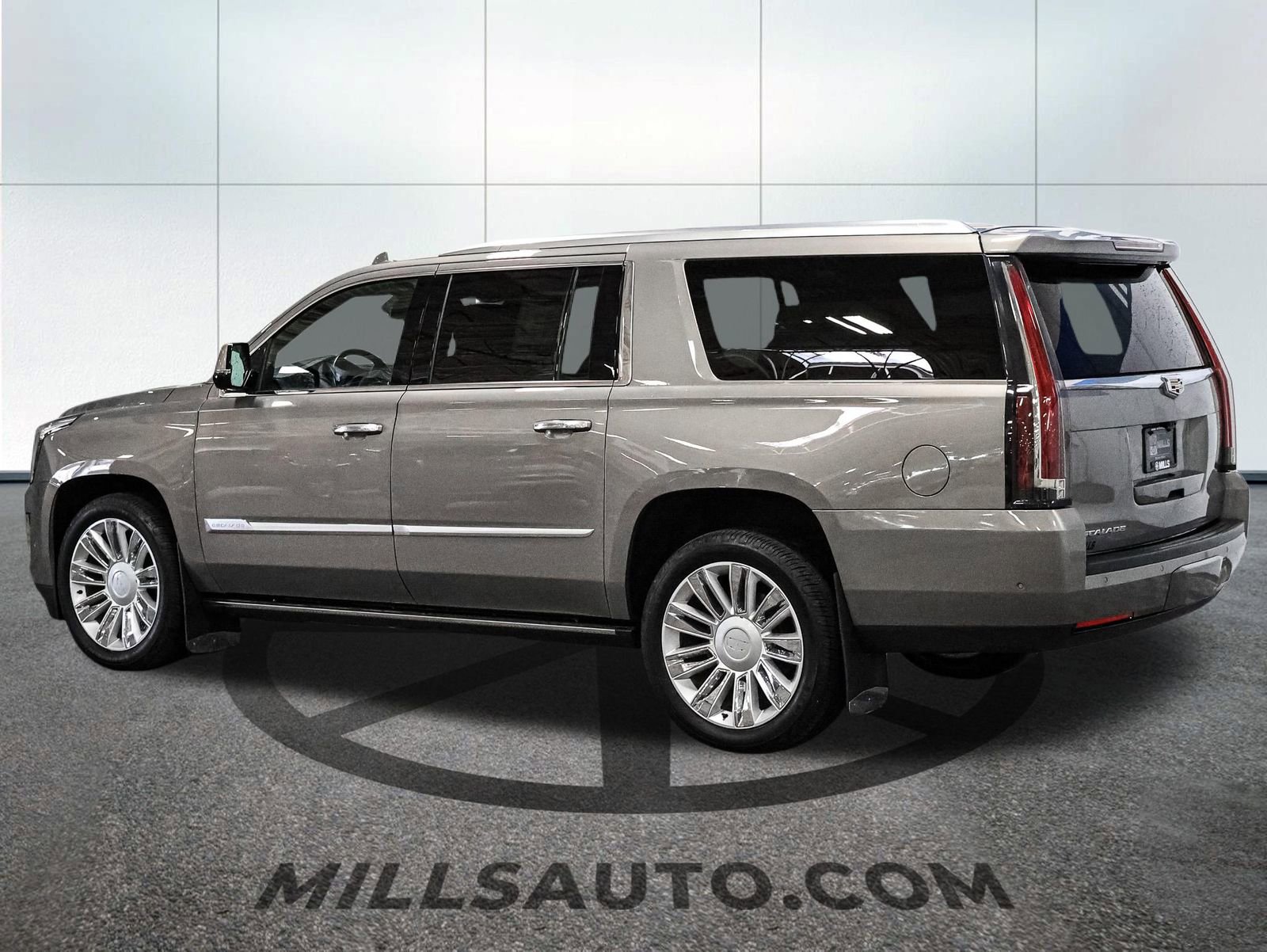 Used 2019 Cadillac Escalade ESV Platinum image 5