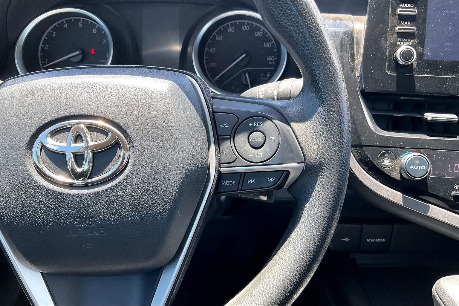 Used 2022 Toyota Camry LE FWD image 25
