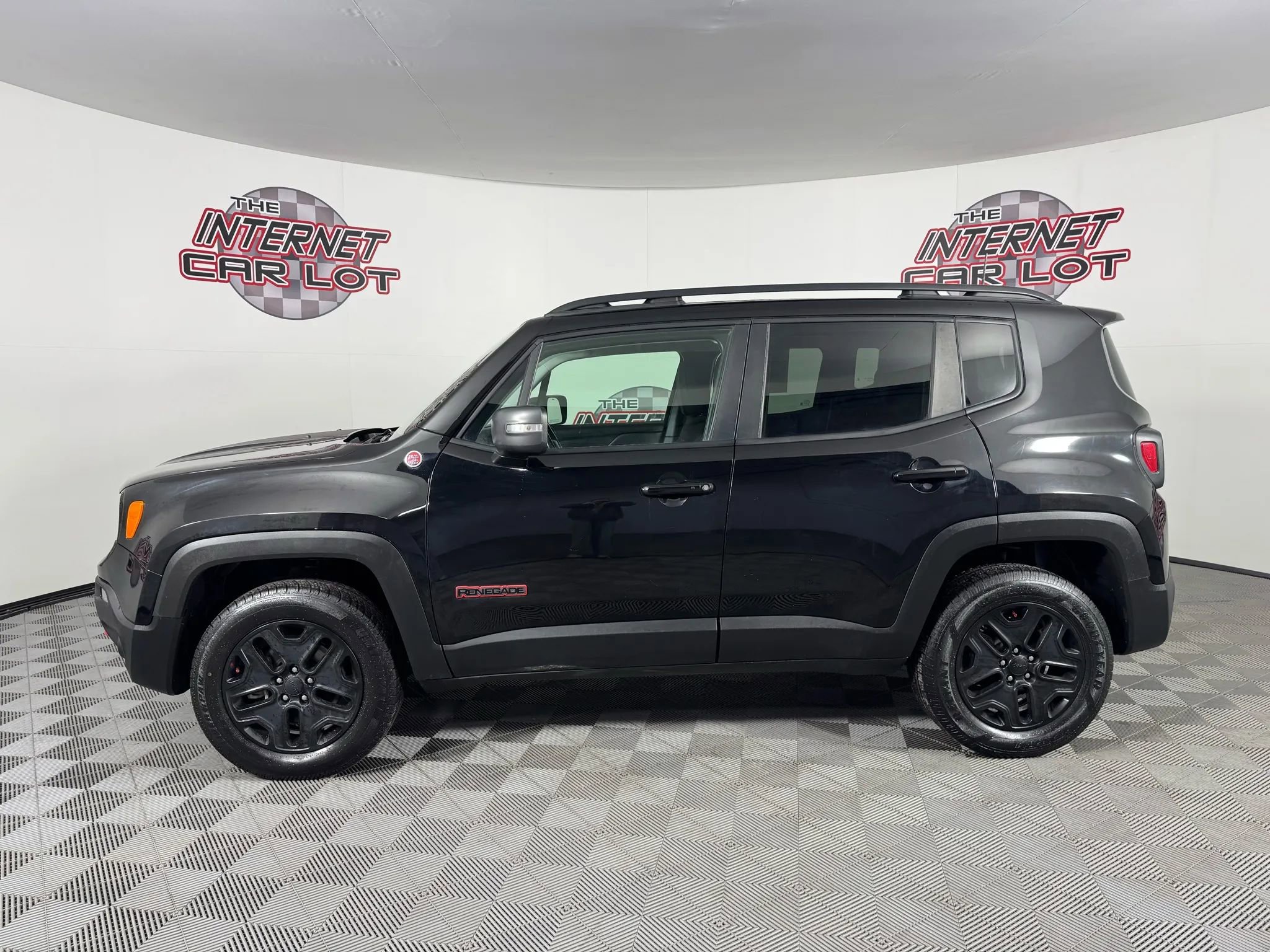 Used 2018 Jeep Renegade Trailhawk w/ Cold Weather Group II AWD/4WD image 4