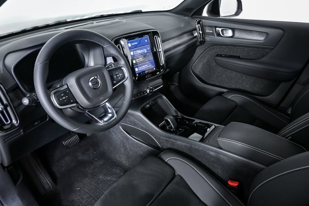 Used 2023 Volvo C40 P8 Recharge Ultimate image 6